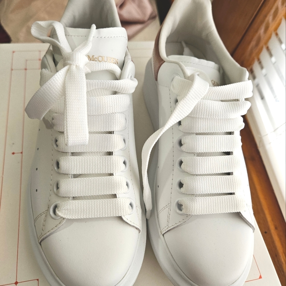 Alexander McQueen Sneakers - Picture 7 of 9